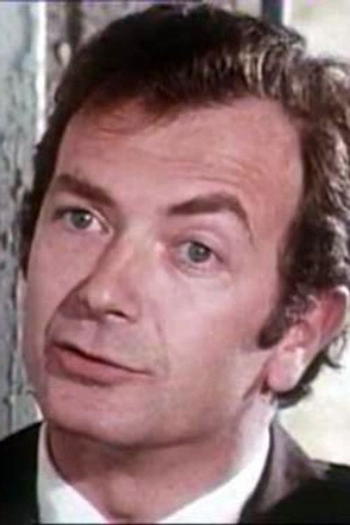 Philippe Vallauris as Leclair, secrétaire du ministre de la justice