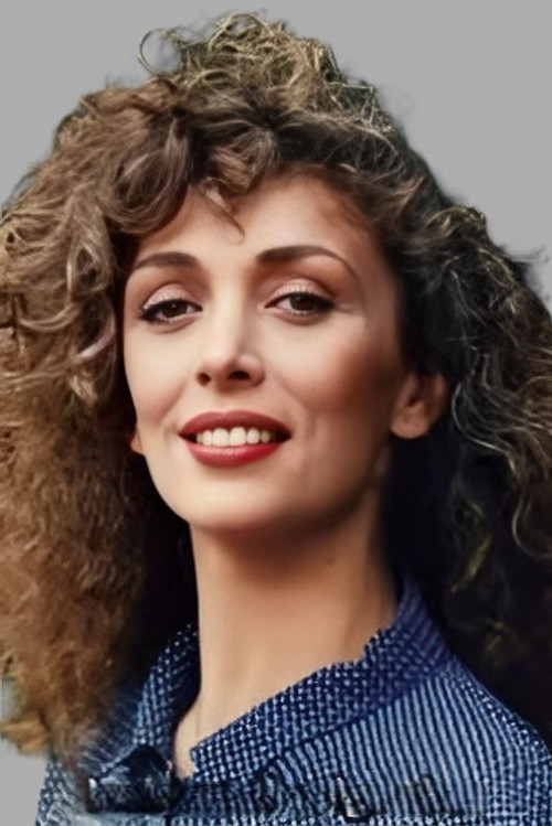 Inés Morales as Chica 2