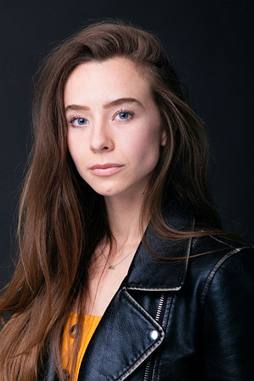 Ali Starr Goebel as Chelsie