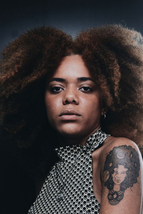 Riri Manguetown as Amiga Modelo