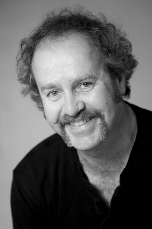 Mark Davison as Mo