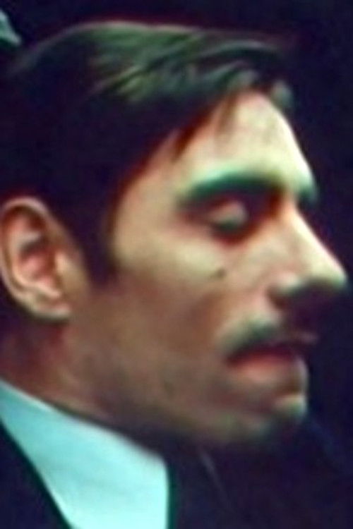 Michel Maubert as Le joueur de billard