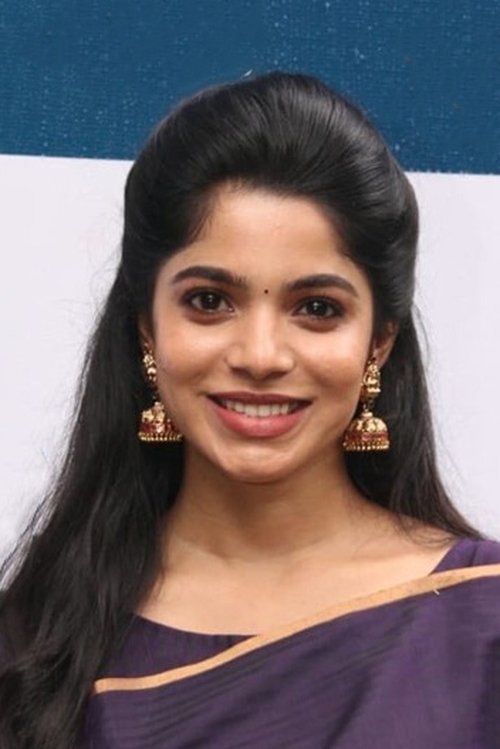 Divyabharathi as Selvi