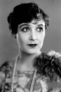 Florence Vidor as Mrs. Hazlitt