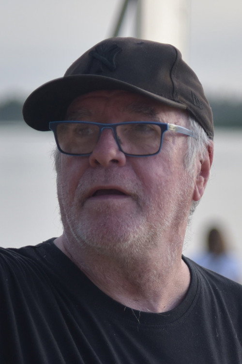 Mauro Bedendo as Jorge (voz)