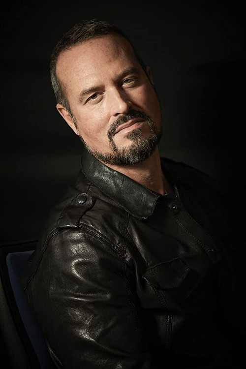 David Wayne Callahan as Mark Cannolo (Produttore discografico)