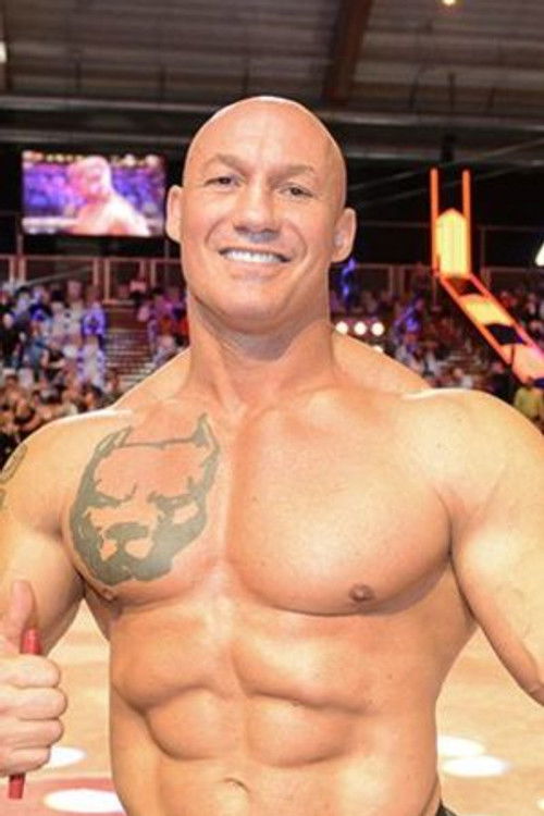 Roddy Benjaminson as Loket