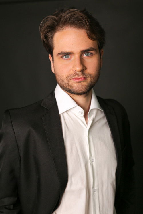 Pedro Wagner as Tony