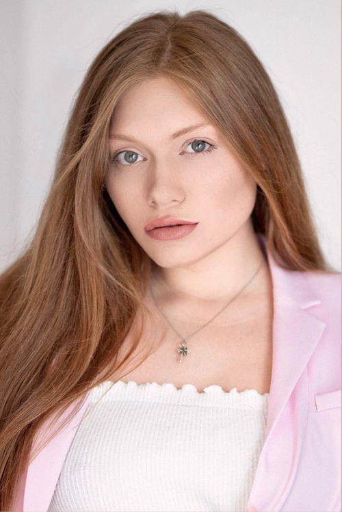 Ivy Châtelain as Tara