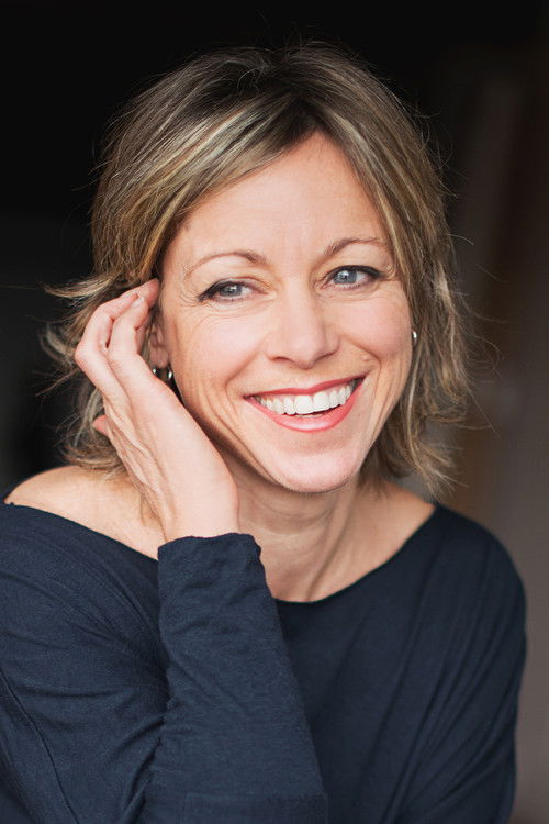 Isabelle Delage as Conjointe du père