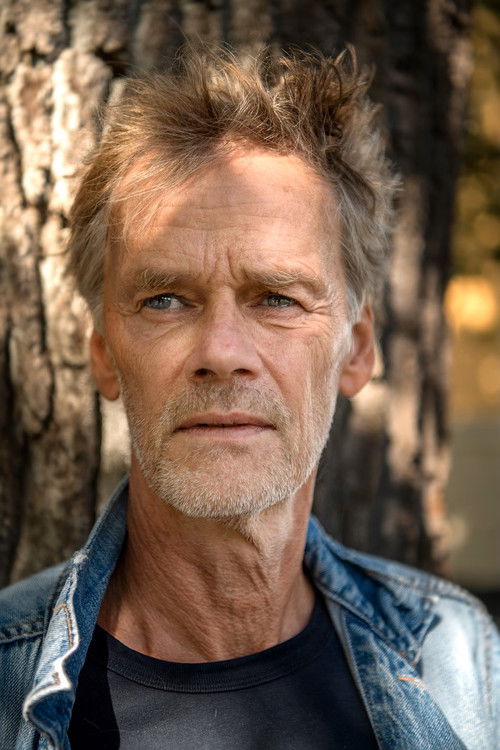 Bernt Lagergren as Sportreporter