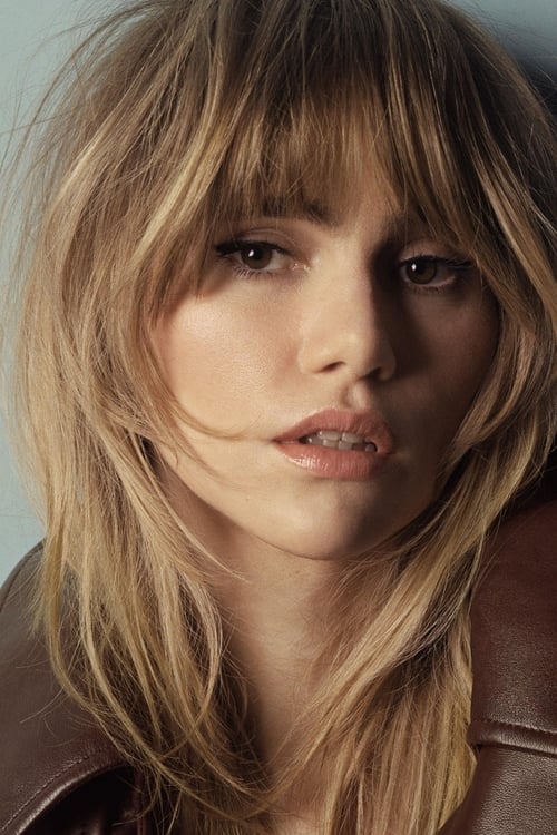 Suki Waterhouse as Chloe