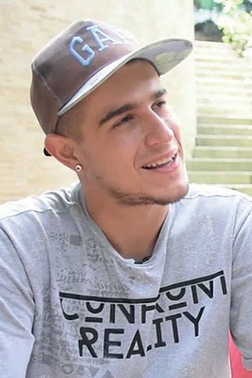 Julian Giraldo as Lobo