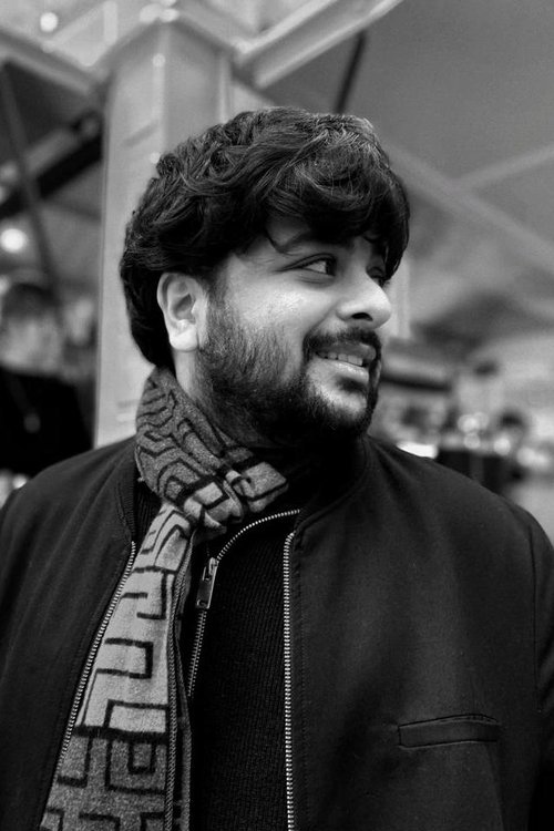 Ashwin Arvind as Manohar