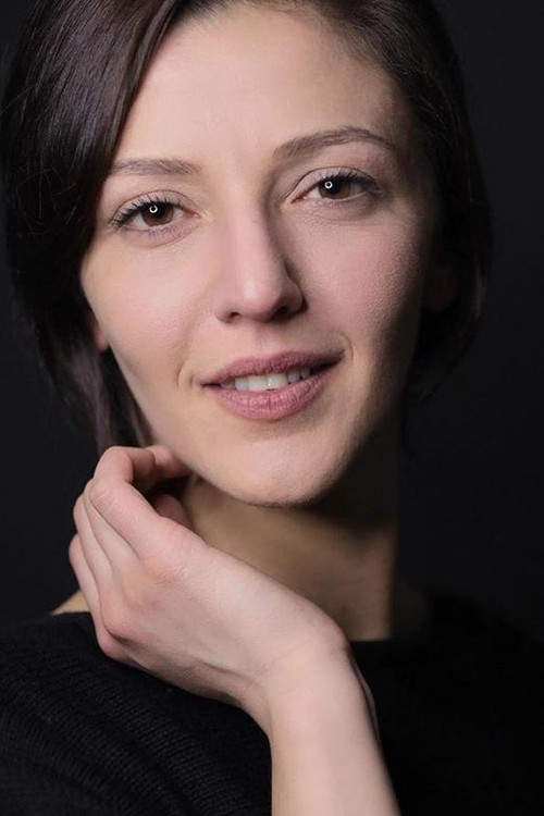 Deniz İnanç as Ece