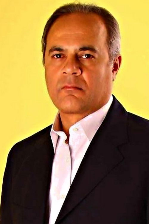 Hamdy Nada as Mahmoud Al-Badry