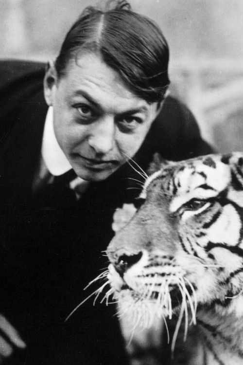 Paul Sablon as Carl Kruger