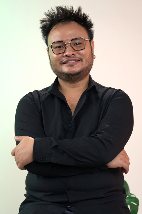 Vinh Râu as