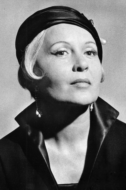 Käthe Braun as Theres Thoma