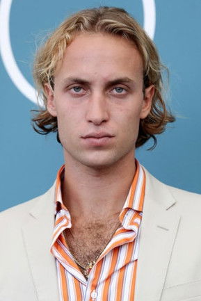 Olmo Schnabel as Self