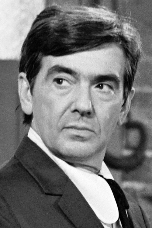 Miklós Gábor as Benkõ Béla