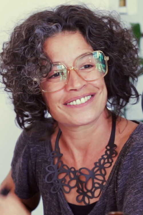 Silvia Viana as Convidado