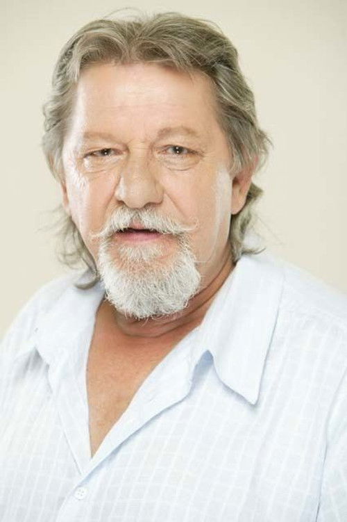 Sebastian Papaiani as Păcală's father