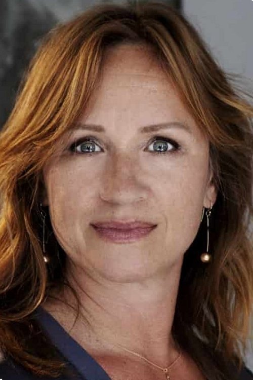 Puk Scharbau as Ellen