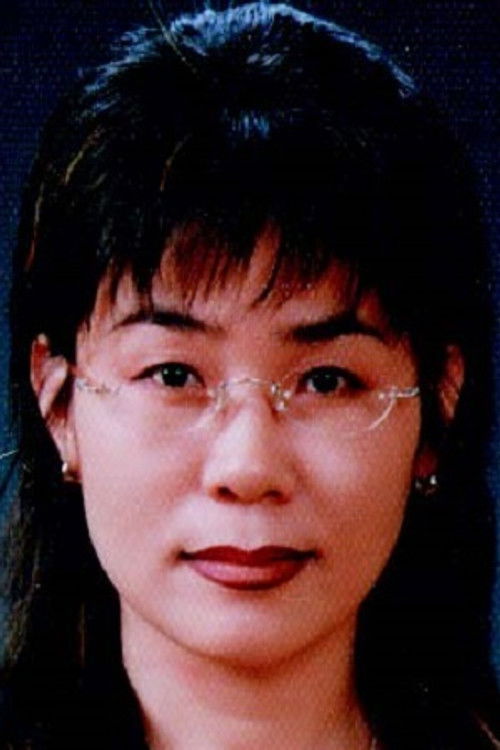 Lee Sun-ju as Female Reporter