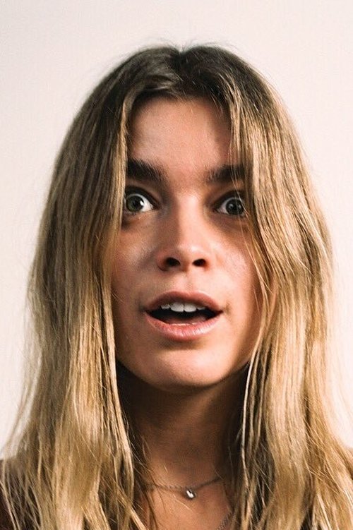 Gemita Samarra as Lisa