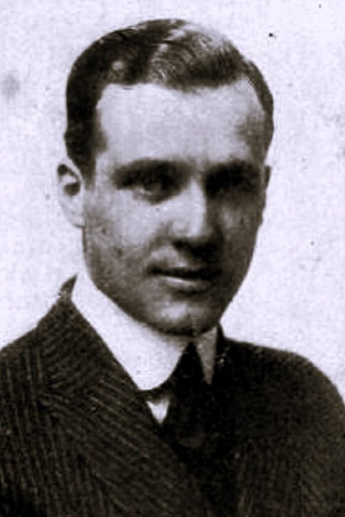 Arthur Ashley as Richard Farrington