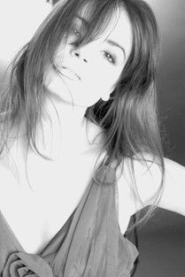 Cláudia Oliveira as Joana