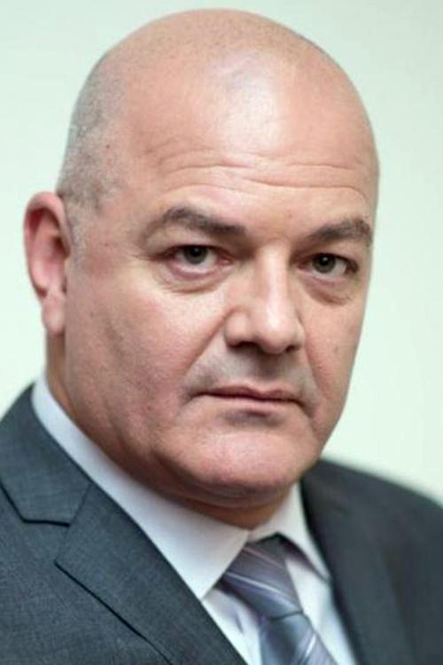 Stephen Shagov as Store Boss