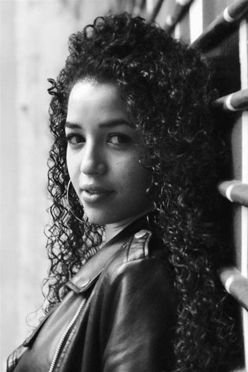 Malika Alaoui as Burqa 1