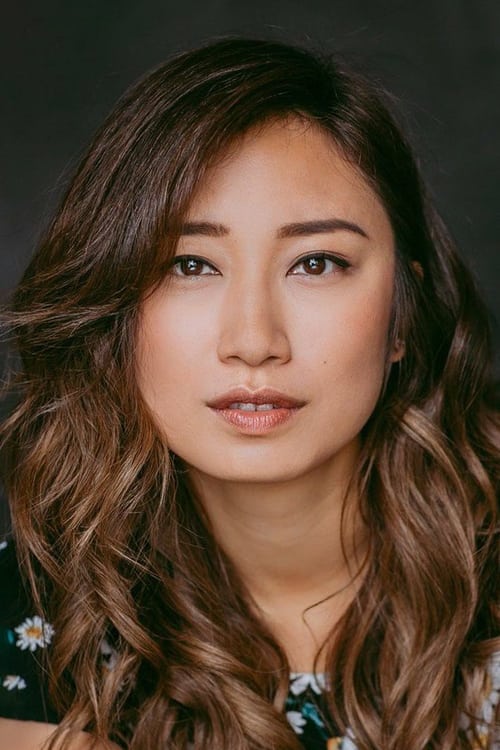 Phoebe Miu as Emma