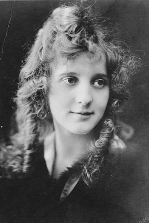 Louise Huff as Ruth Nelson