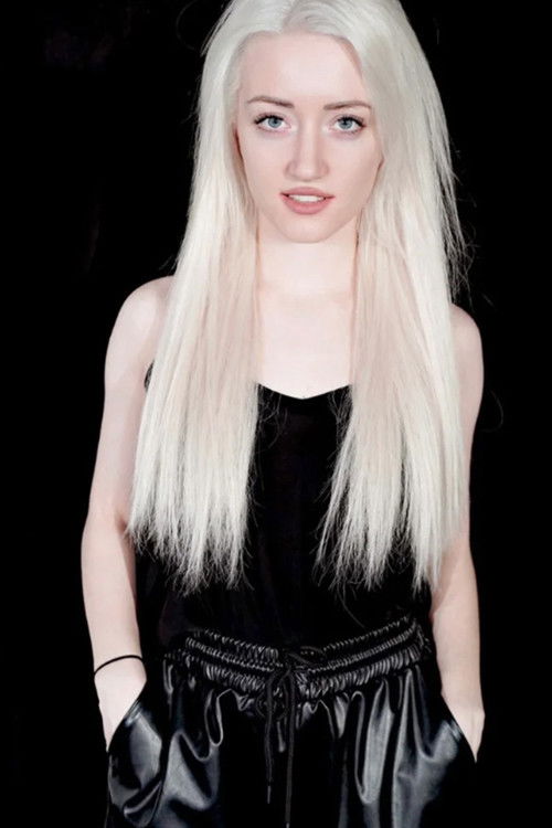 Sunny Dyshaja as Meike