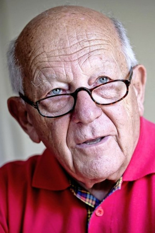 Thomas Krompecher as Self