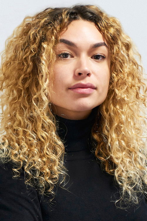 Victoire Vieyra as Carla