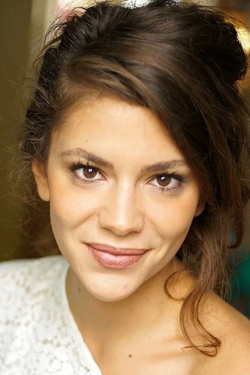 Caroline Nolot as Carole Centrale (voice)