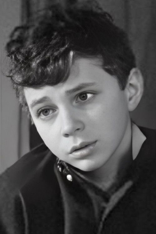 Andrey Dmitriev as Толя Еремеев