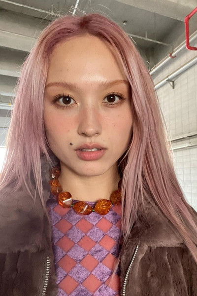 Leah Kim Thompson as Ji-in