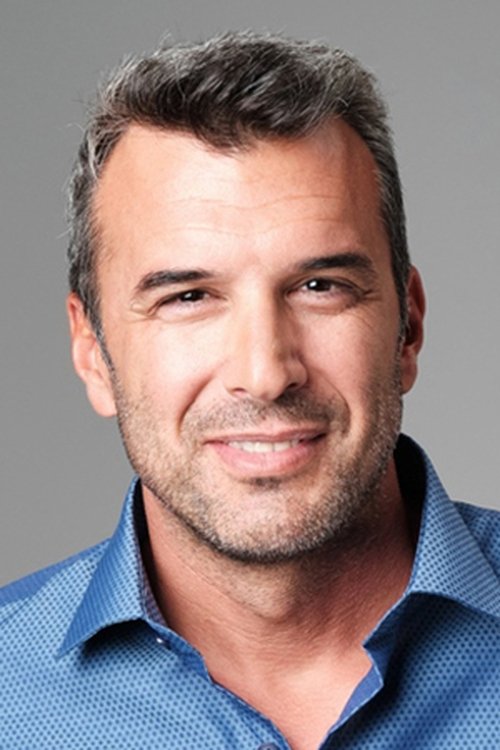 Antonis Vlontakis as Ορέστης Πετρίδης