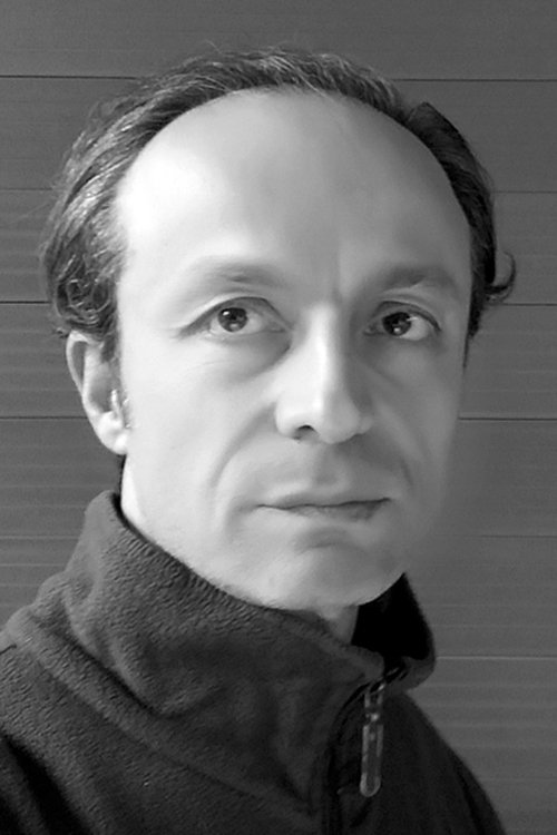 Nikos Pantelidis as Clerk