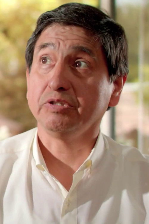 Waldemar Vidalón as Walter