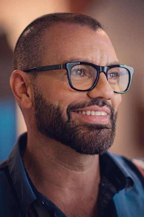 Freddy Viquez as Helmut