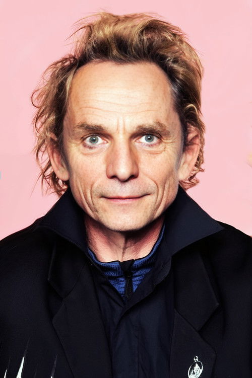 Antoine Le Menestrel as Interprète