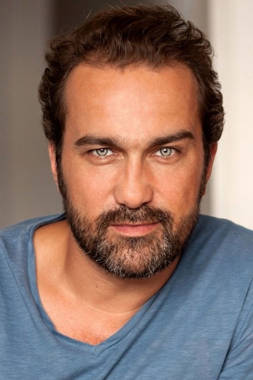 Jens Münchow as Goran