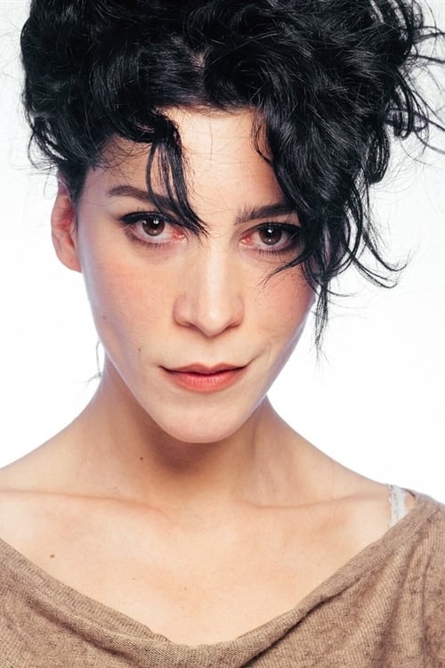 Anna D'Annunzio as Barbara