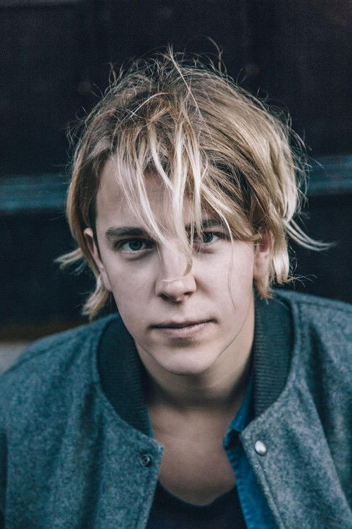 Tom Odell as Self : Friend & Guest